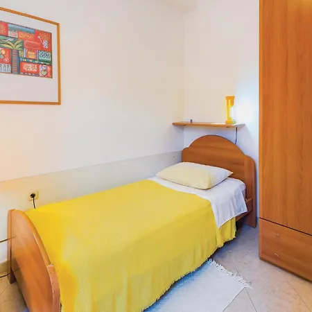 Apartament Gorgeous In With Kitchen Rabac